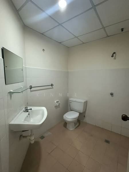 Kondominium untuk Disewa di Sri Pangkor Condominium - Xinnee . - Bathroom - PropertyGuru.com.my
