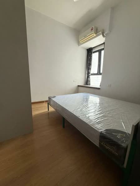 Servis Apartment untuk Dijual di Amberside @ Country Garden Danga Bay - Jee Hui - Bedroom - PropertyGuru.com.my