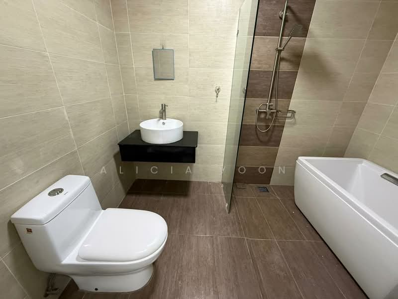 Servis Apartment untuk Dijual di Molek Regency - Alicia Voon - Bathroom - PropertyGuru.com.my