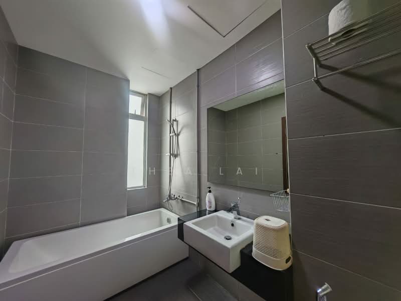 Kondominium untuk Disewa di KSL D'Esplanade Residence - Thea Lai - Bathroom - PropertyGuru.com.my