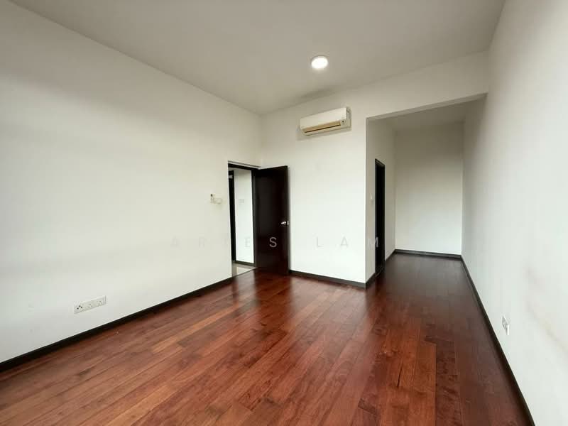 Servis Apartment untuk Dijual di Molek Regency - Aries Lam - PropertyGuru.com.my