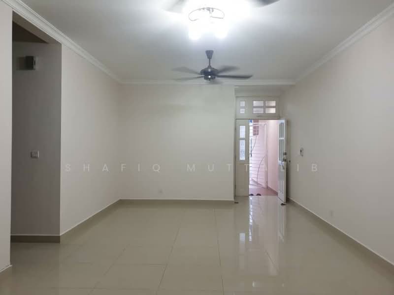2-storey Terraced House for Sale in Presint 18 (Putrajaya) - Shafiq Muttalib - Living Room - PropertyGuru.com.my