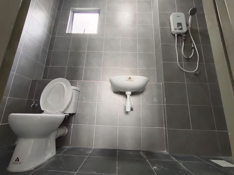 Pangsapuri untuk Dijual di Idaman Abadi - Katrina Lai - Bathroom - PropertyGuru.com.my