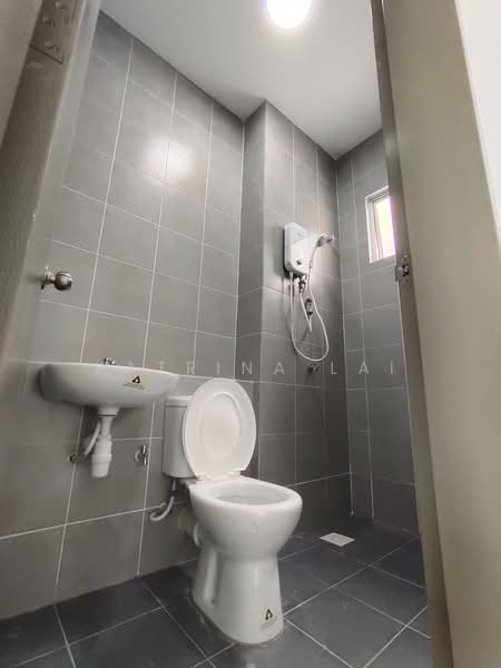 Pangsapuri untuk Dijual di Idaman Abadi - Katrina Lai - Bathroom - PropertyGuru.com.my