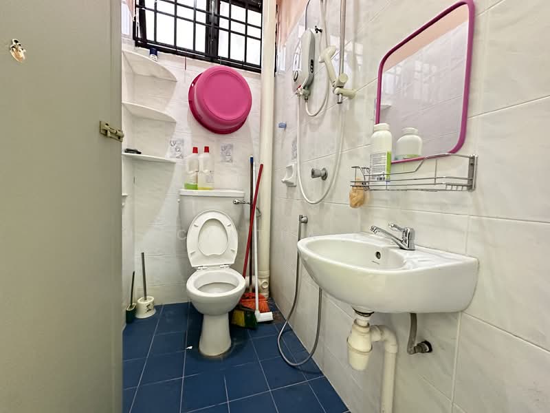 Townhouse for Sale in Sungai Ara (Penang) - Jacyntha Lee - Bathroom - PropertyGuru.com.my