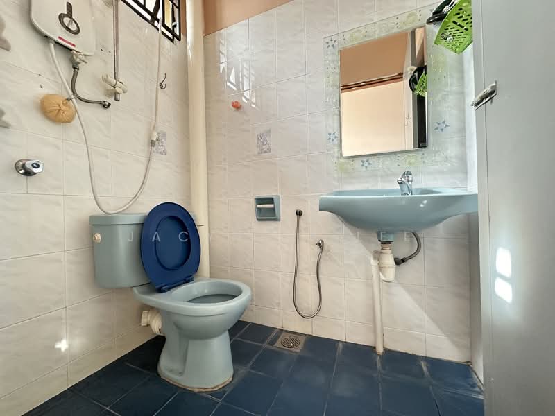 Townhouse for Sale in Sungai Ara (Penang) - Jacyntha Lee - Bathroom - PropertyGuru.com.my