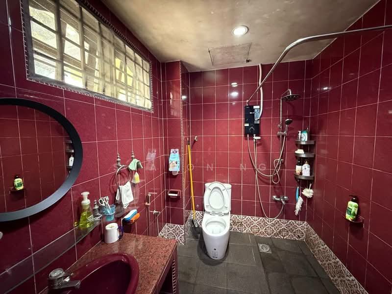 Rumah Teres 2 Tingkat untuk Dijual di Permas Jaya (Johor) - Sharon Ng - Bathroom - PropertyGuru.com.my