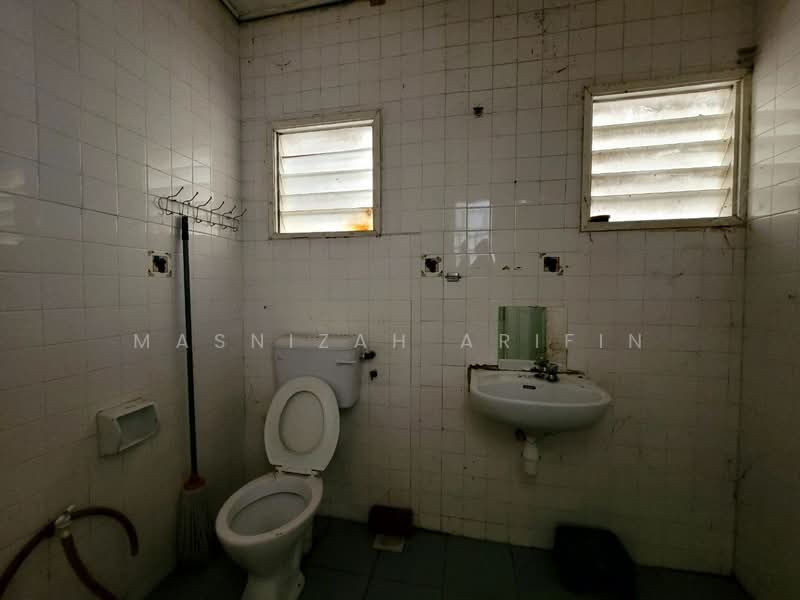 1-storey Terraced House for Sale in Bukit Sentosa (Rawang) - Masnizah Arifin - Bathroom - PropertyGuru.com.my