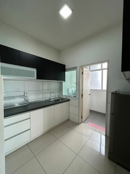 Condominium for Sale at The Holmes 1 - Wesley Fu - Kitchen - PropertyGuru.com.my