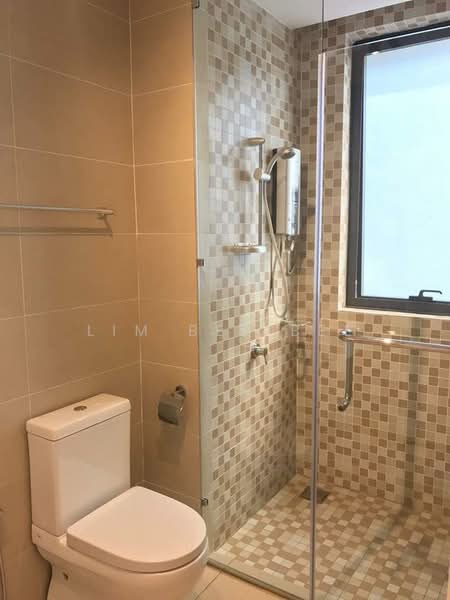 Service Residence for Sale at Icon Residenz @ Icon City - Lim Bee Bee - Bathroom - PropertyGuru.com.my