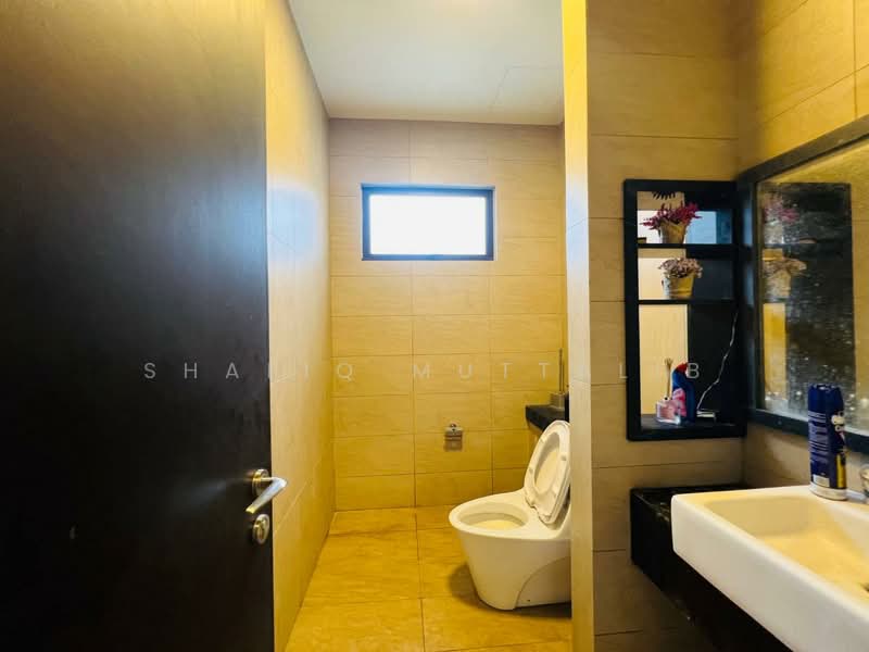 Rumah Berkembar untuk Dijual di Presint 8 (Putrajaya) - Shafiq Muttalib - Bathroom - PropertyGuru.com.my