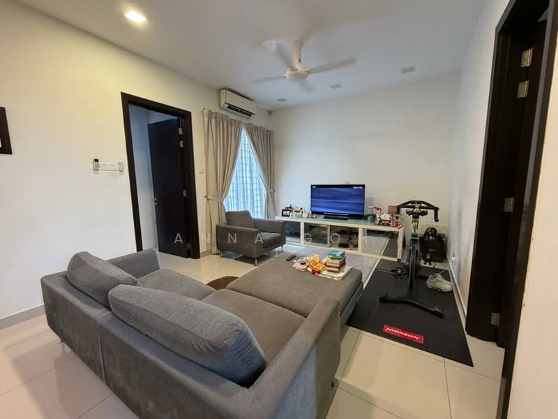 3-storey Terraced House for Sale in Seksyen U15 (Shah Alam) - Anna Goh - Living Room - PropertyGuru.com.my