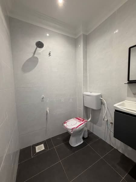 1-storey Terraced House for Sale in Taman Rinting (Masai) - Zira . - Bathroom - PropertyGuru.com.my