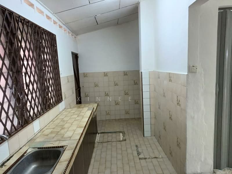 Rumah Teres 2 Tingkat untuk Disewa di Bukit Gedung (Bayan Baru) - Xinnee . - Kitchen - PropertyGuru.com.my