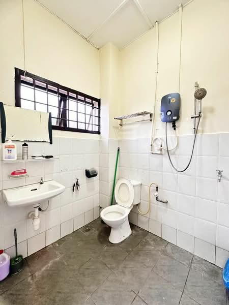 2-storey Terraced House for Sale in Skudai (Johor) - Fion Lee - Bathroom - PropertyGuru.com.my