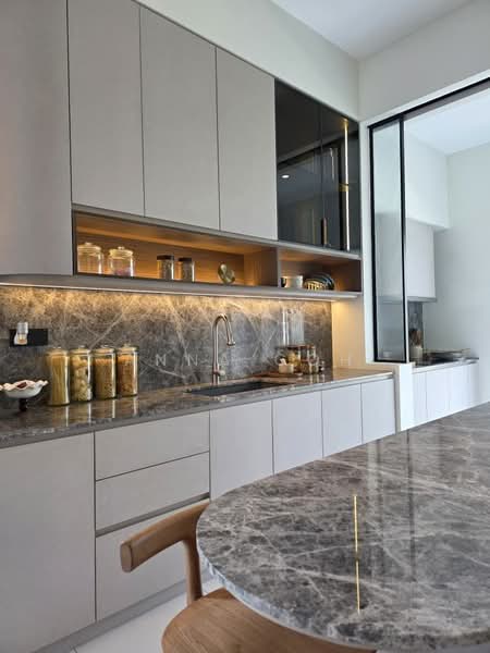 Service Residence for Sale at Daya 1 Residences (D1R), TD Central - Anna Goh - Kitchen - PropertyGuru.com.my