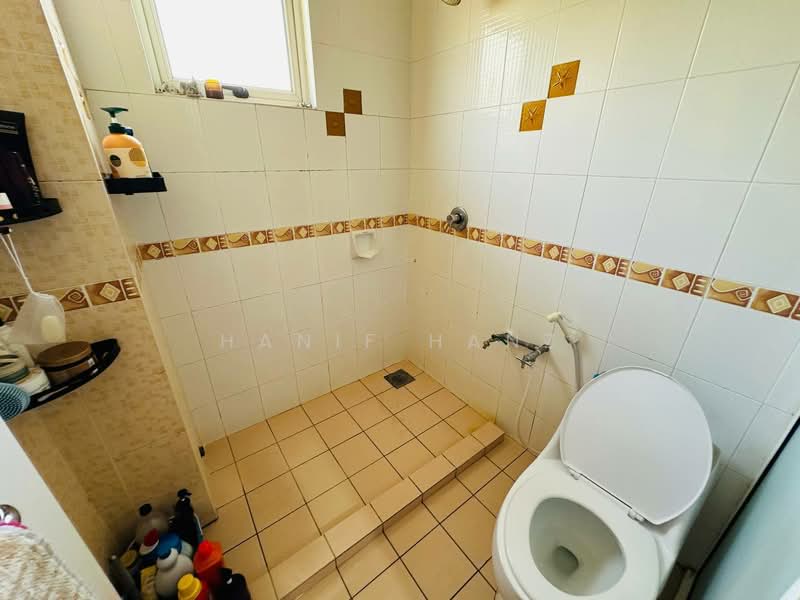 Bungalow for Sale in Ulu Kelang (Selangor) - Hanif Hanz - Bathroom - PropertyGuru.com.my