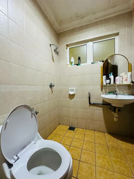 Bungalow for Sale in Ulu Kelang (Selangor) - Hanif Hanz - Bathroom - PropertyGuru.com.my