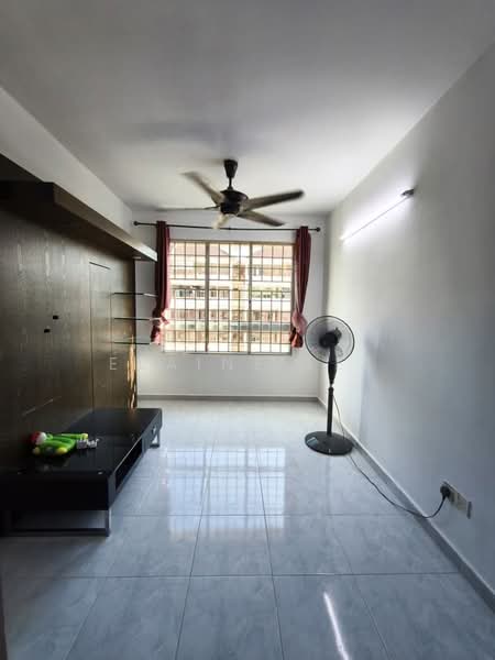 Pangsapuri untuk Dijual di Taman Kheng Tian - Elaine Lee - Living Room - PropertyGuru.com.my