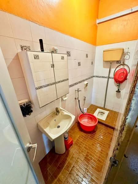 Rumah Teres 1 Tingkat untuk Dijual di Taman Tebrau Jaya (Johor Bahru) - Zira . - Bathroom - PropertyGuru.com.my