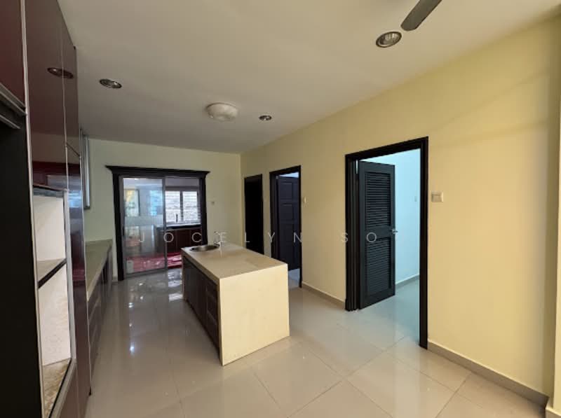 2.5-storey Terraced House for Sale in Taman Bukit Serdang (Seri Kembangan) - Jocelyn Soo - Kitchen - PropertyGuru.com.my