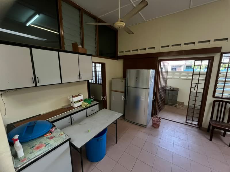 Semi-Detached House for Rent in Johor Bahru (Johor) - Casmin Eu - Kitchen - PropertyGuru.com.my