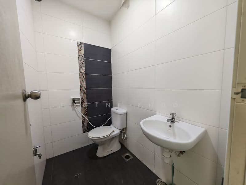 Rumah Kluster untuk Dijual di Taman Adda Heights (Tebrau) - Eugene Khoo - Bathroom - PropertyGuru.com.my