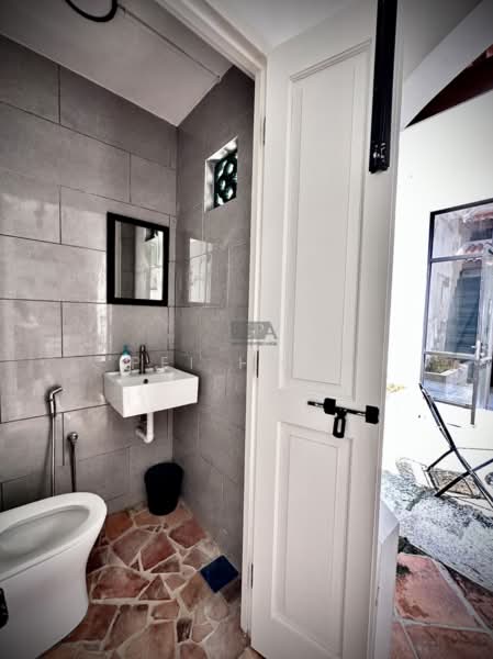 Shop for Sale in George Town (Penang) - Pei Hong - Bathroom - PropertyGuru.com.my