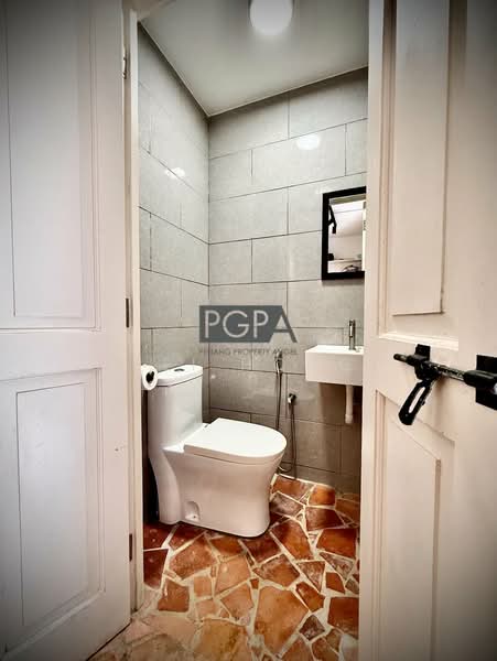Kedai untuk Dijual di George Town (Penang) - Pei Hong - Bathroom - PropertyGuru.com.my