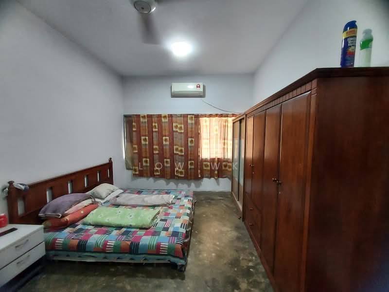 1-storey Terraced House for Sale in Taman Shanghai (Jalan Klang Lama (Old Klang Road)) - LOW WK - Bedroom - PropertyGuru.com.my