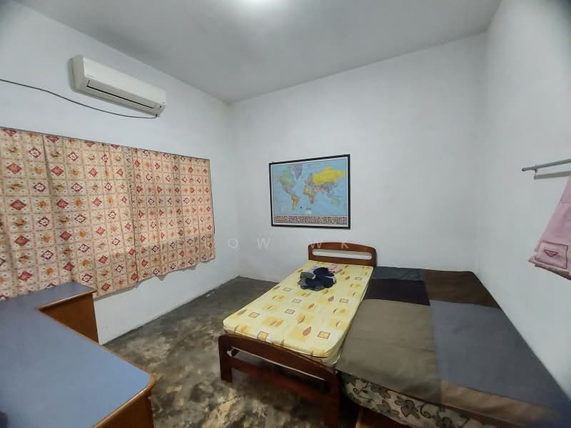1-storey Terraced House for Sale in Taman Shanghai (Jalan Klang Lama (Old Klang Road)) - LOW WK - Bedroom - PropertyGuru.com.my