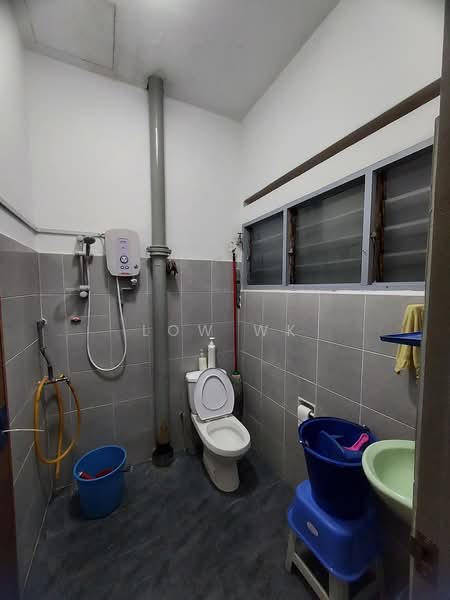 1-storey Terraced House for Sale in Taman Shanghai (Jalan Klang Lama (Old Klang Road)) - LOW WK - Bathroom - PropertyGuru.com.my