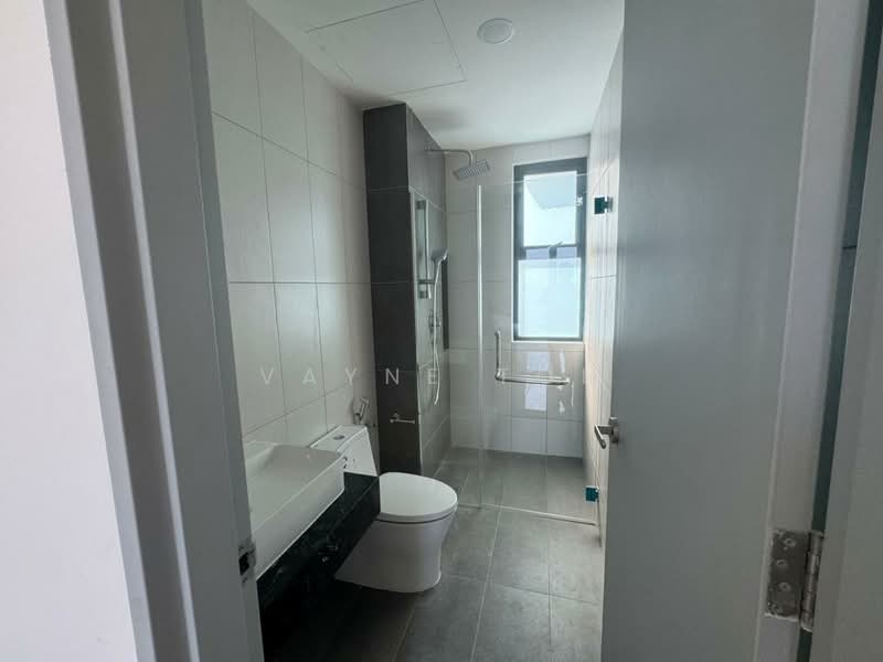 Servis Apartment untuk Disewa di Ruby Seapark - Vayne Toh - Bathroom - PropertyGuru.com.my