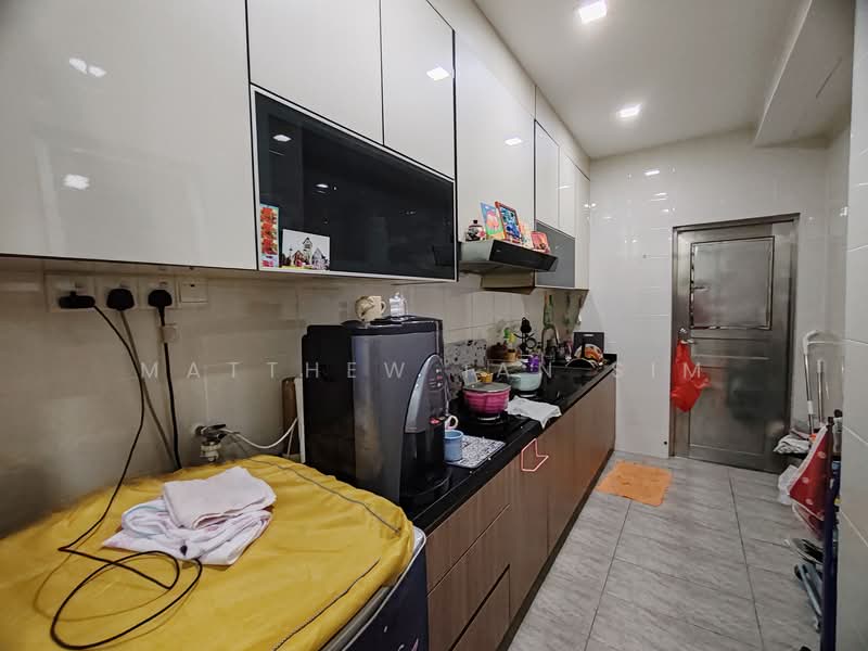 Semi-Detached House for Sale in Bandar Saujana Putra (Tanjong Duabelas) - Matthew Ian Sim - Kitchen - PropertyGuru.com.my