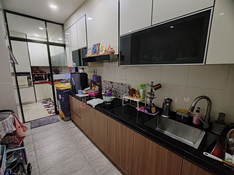 Semi-Detached House for Sale in Bandar Saujana Putra (Tanjong Duabelas) - Matthew Ian Sim - Kitchen - PropertyGuru.com.my
