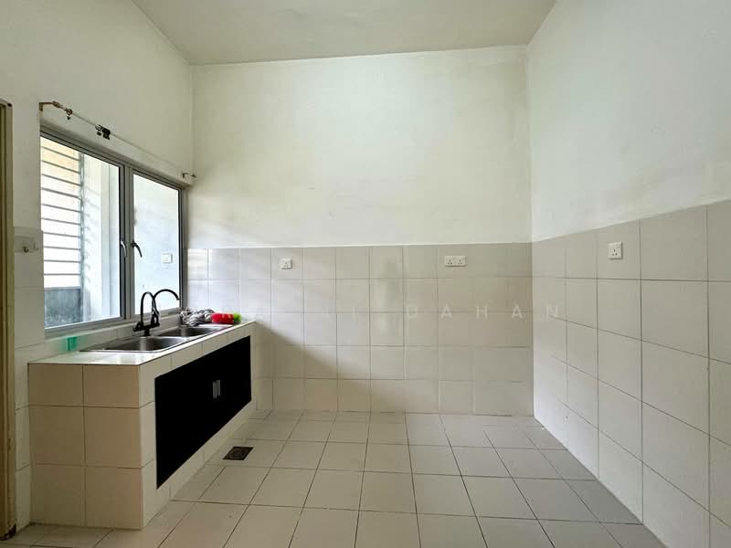 2-storey Terraced House for Sale in Bandar Bukit Raja (Klang) - Noraini Dahan - Kitchen - PropertyGuru.com.my
