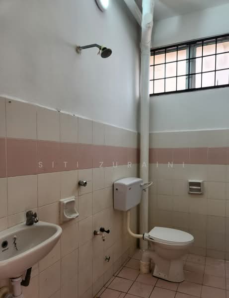 Apartment for Sale at Sri Melor (Mulberry Court) - Siti Zuraini - Bathroom - PropertyGuru.com.my