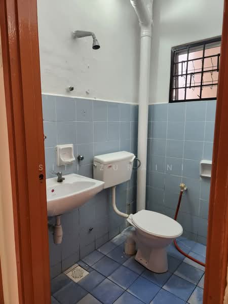 Apartment for Sale at Sri Melor (Mulberry Court) - Siti Zuraini - Bathroom - PropertyGuru.com.my