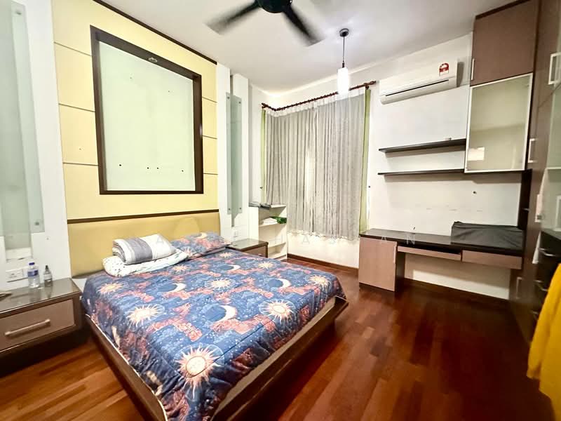 Rumah Teres untuk Dijual di Bukit Jelutong (Shah Alam) - Nazri Hassan - Bedroom - PropertyGuru.com.my