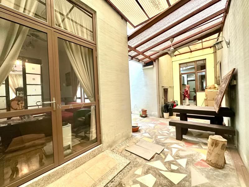 Rumah Teres untuk Dijual di Bukit Jelutong (Shah Alam) - Nazri Hassan - Exterior - PropertyGuru.com.my