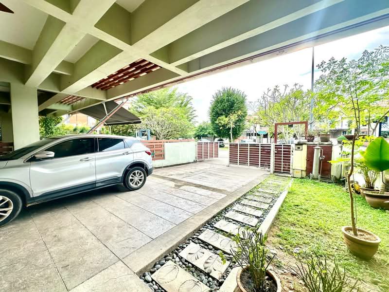 Rumah Teres untuk Dijual di Bukit Jelutong (Shah Alam) - Nazri Hassan - Exterior - PropertyGuru.com.my