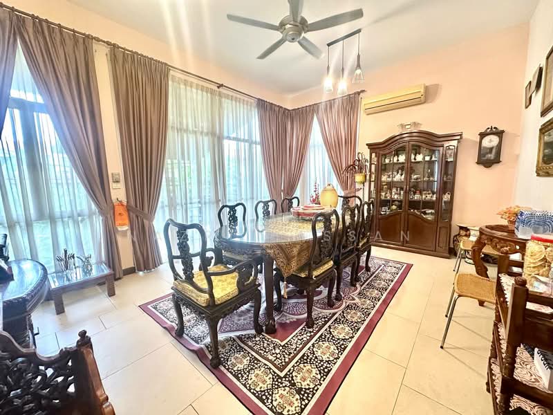 Rumah Teres untuk Dijual di Bukit Jelutong (Shah Alam) - Nazri Hassan - Dining Room - PropertyGuru.com.my