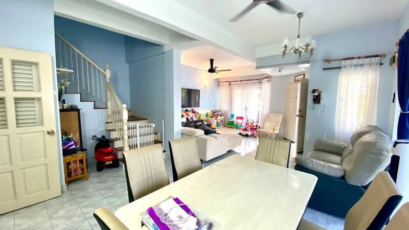 Rumah Teres 2 Tingkat untuk Dijual di Seksyen 7 (Shah Alam) - Mohamad Hanafi - Living Room - PropertyGuru.com.my