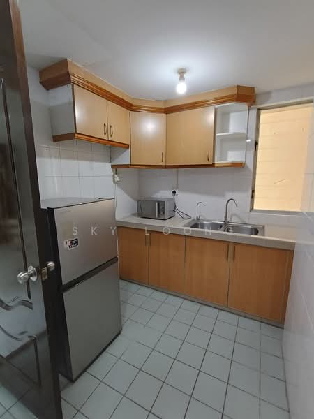 Kondominium untuk Disewa di Pantai Panorama Condominiums - Sky Loong - Kitchen - PropertyGuru.com.my
