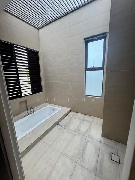 Semi-Detached House for Sale in East Ledang (Iskandar Puteri (Nusajaya)) - Shi Ting - Bathroom - PropertyGuru.com.my