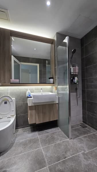 Service Residence for Sale at Suasana @ Utropolis - TC Tong Loh - Bathroom - PropertyGuru.com.my