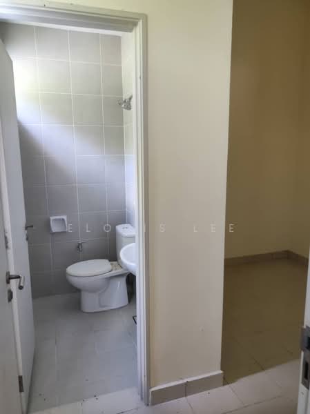Semi-Detached House for Sale in Alam Impian (Shah Alam) - Elouis Lee - Bathroom - PropertyGuru.com.my