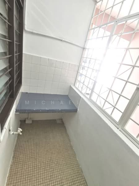 Pangsapuri untuk Dijual di Subang Perdana Goodyear Court 8 - Michael Lee - Balcony - PropertyGuru.com.my