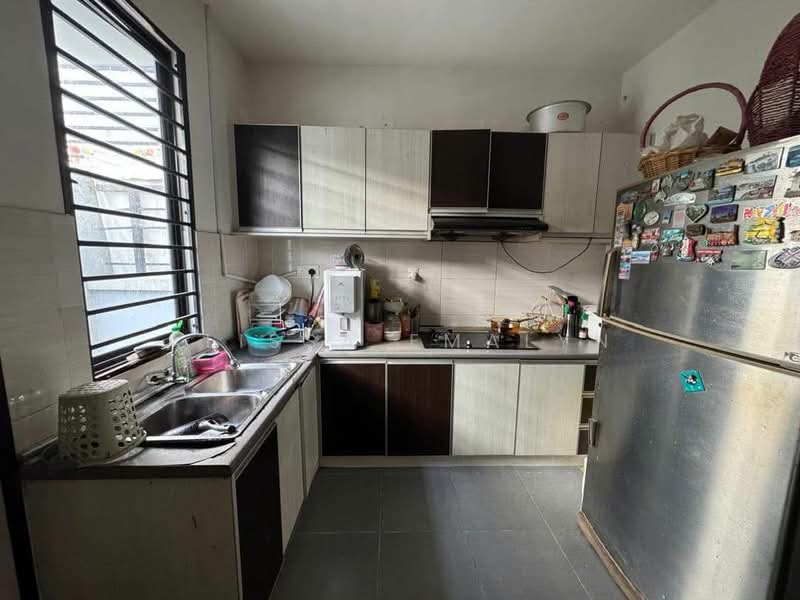 2-storey Terraced House for Sale in Denai Alam (Shah Alam) - Alissa Emalyn - Kitchen - PropertyGuru.com.my