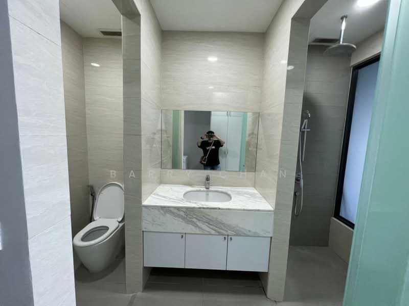 Servis Apartment untuk Disewa di Cyperus @ Tropicana Gardens - BARRY CHAN - Bathroom - PropertyGuru.com.my